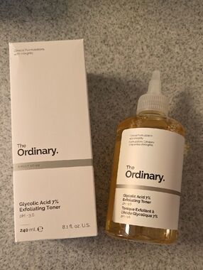 The Ordinary Glycolic Acid 7% Exfoliating Toner - Yellow and White
